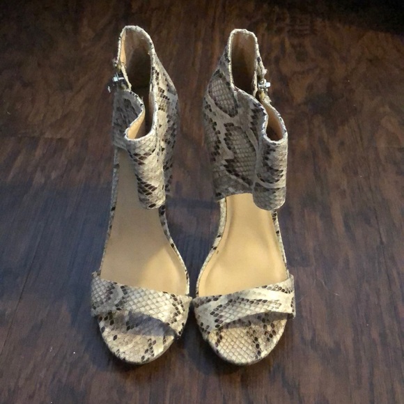 Cute snake print heels - Picture 1 of 8